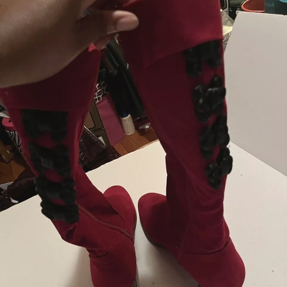 Classique Red & Black Satin Ribbon Boots SZ: US 9 - Picture 3 of 7
